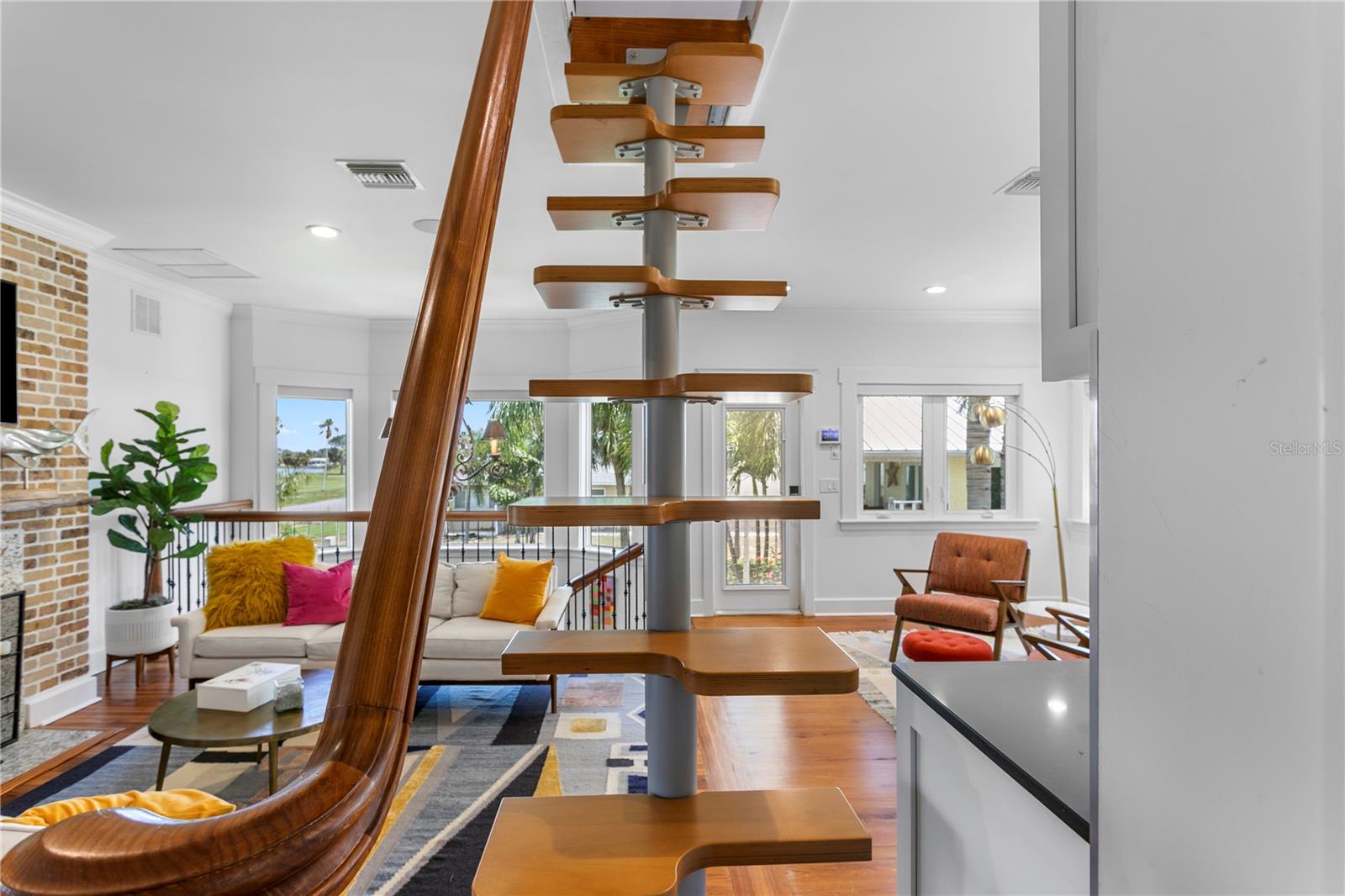 1803 BEACH DR SE, ST PETERSBURG, FL, 33705