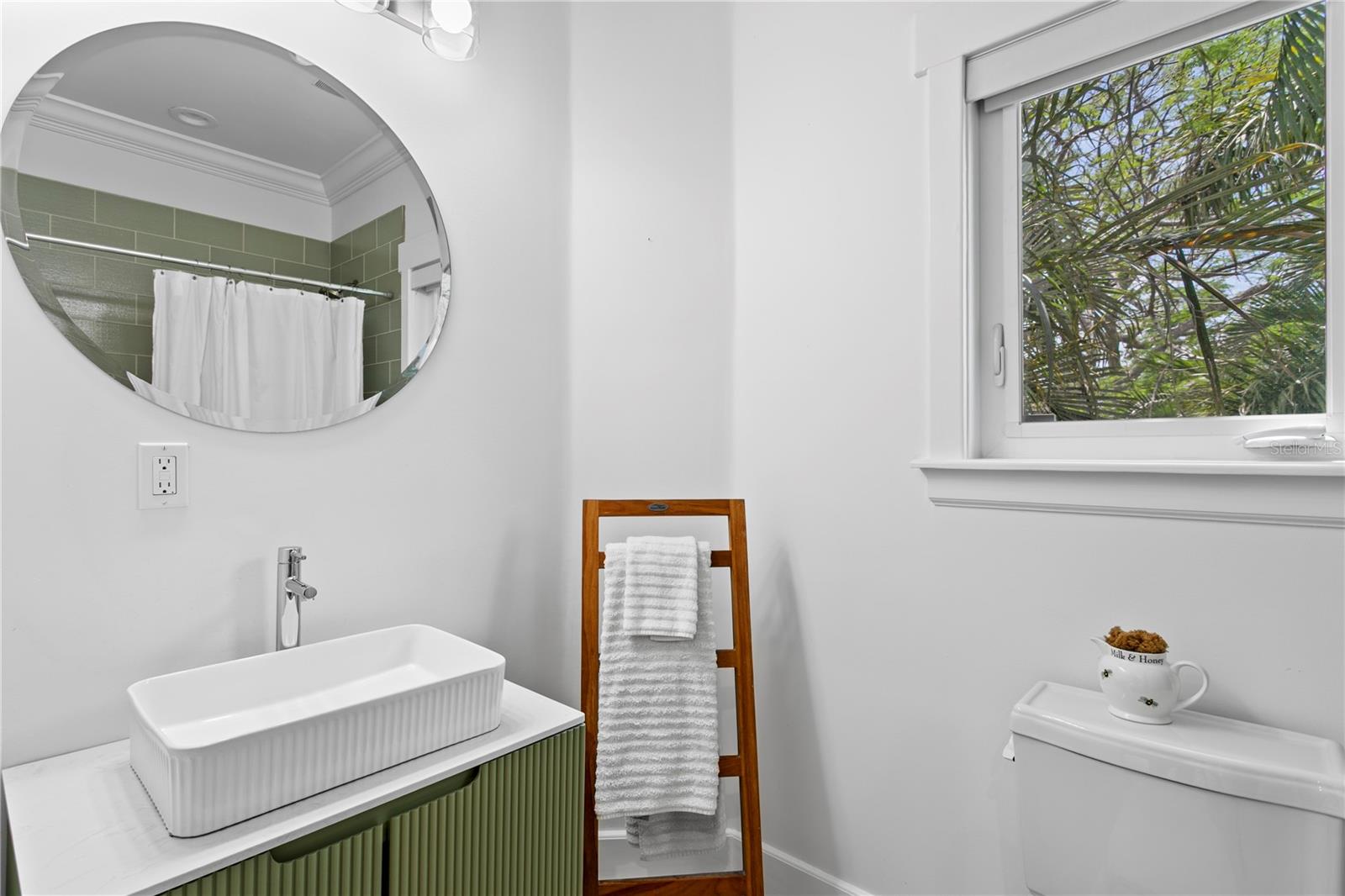 1803 BEACH DR SE, ST PETERSBURG, FL, 33705