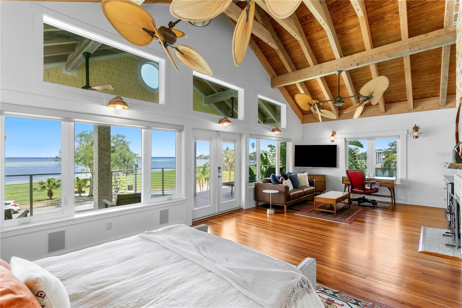 1803 BEACH DR SE, ST PETERSBURG, FL, 33705