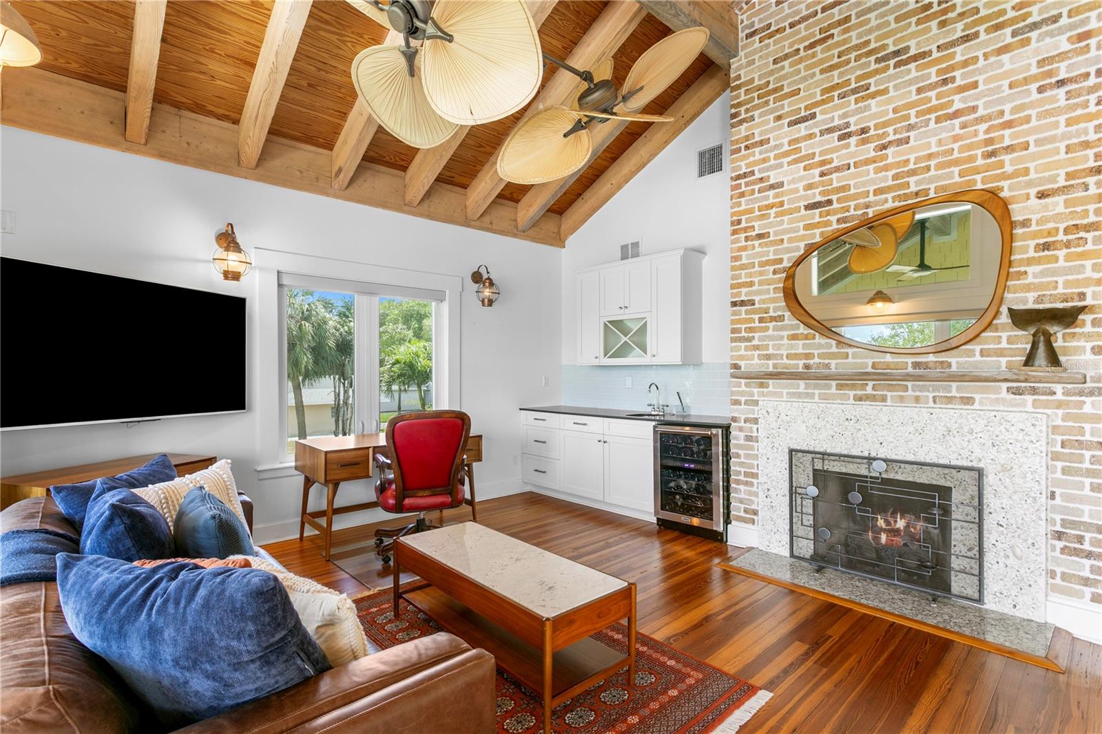 1803 BEACH DR SE, ST PETERSBURG, FL, 33705