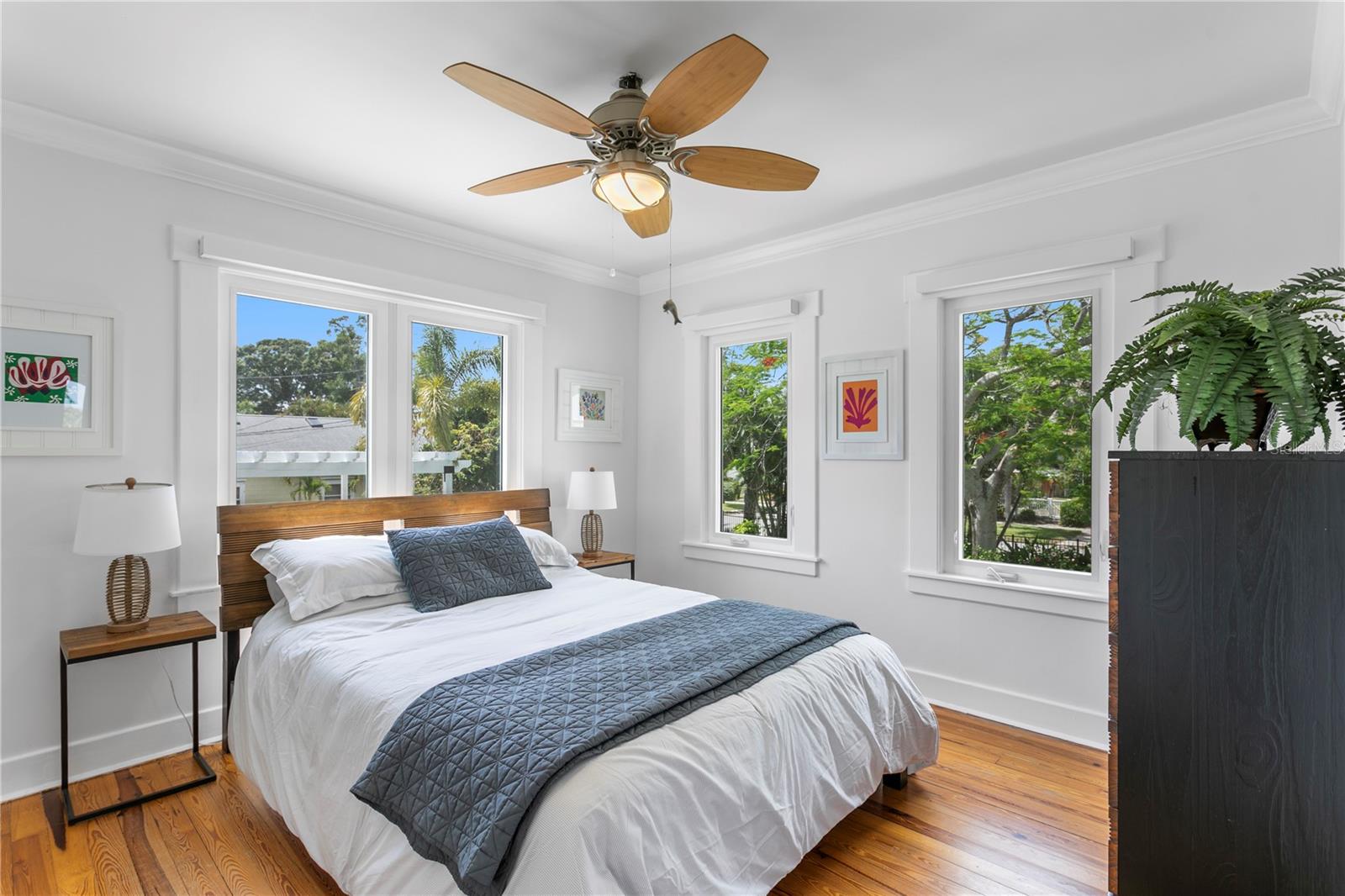 1803 BEACH DR SE, ST PETERSBURG, FL, 33705