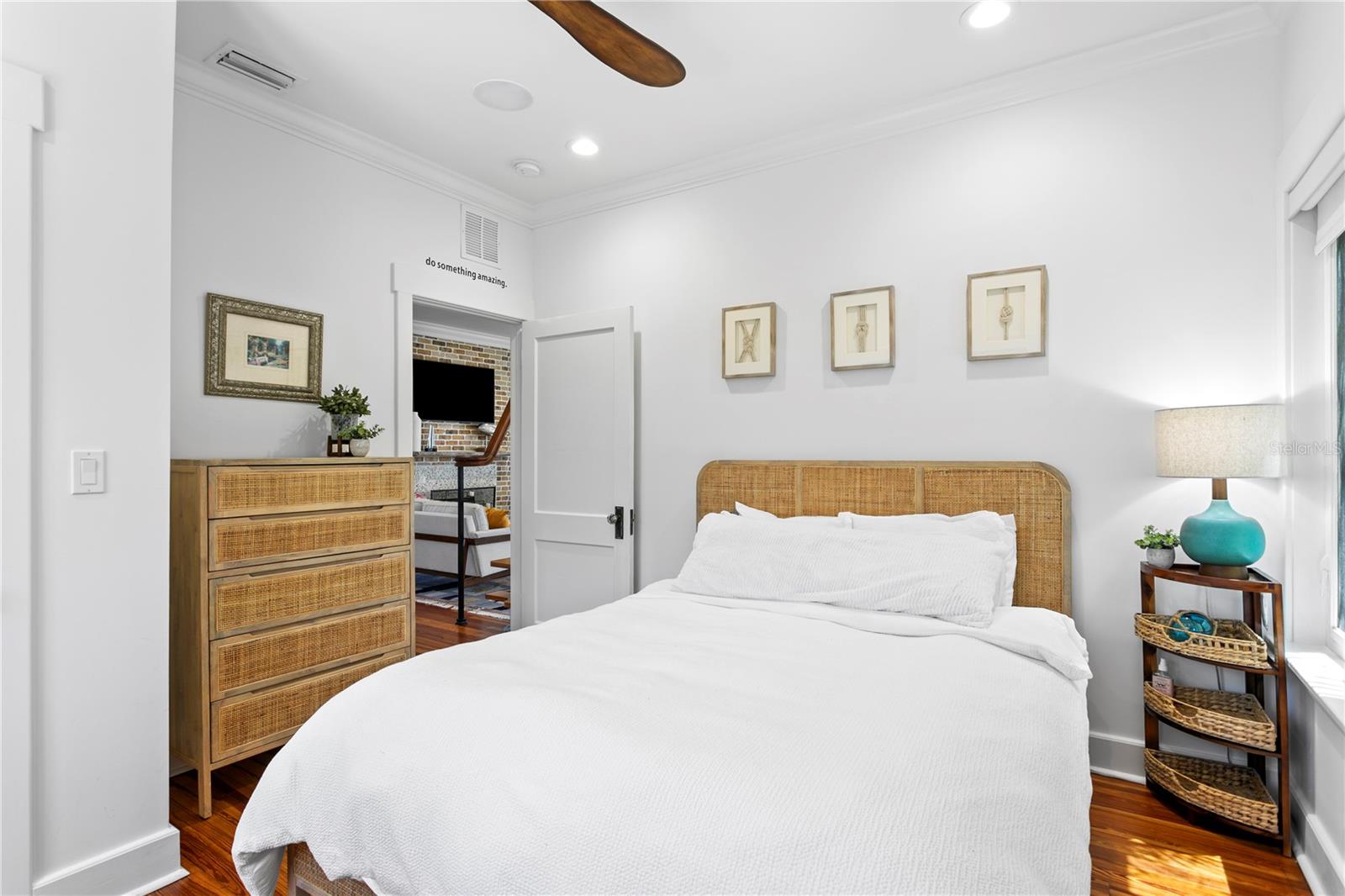 1803 BEACH DR SE, ST PETERSBURG, FL, 33705