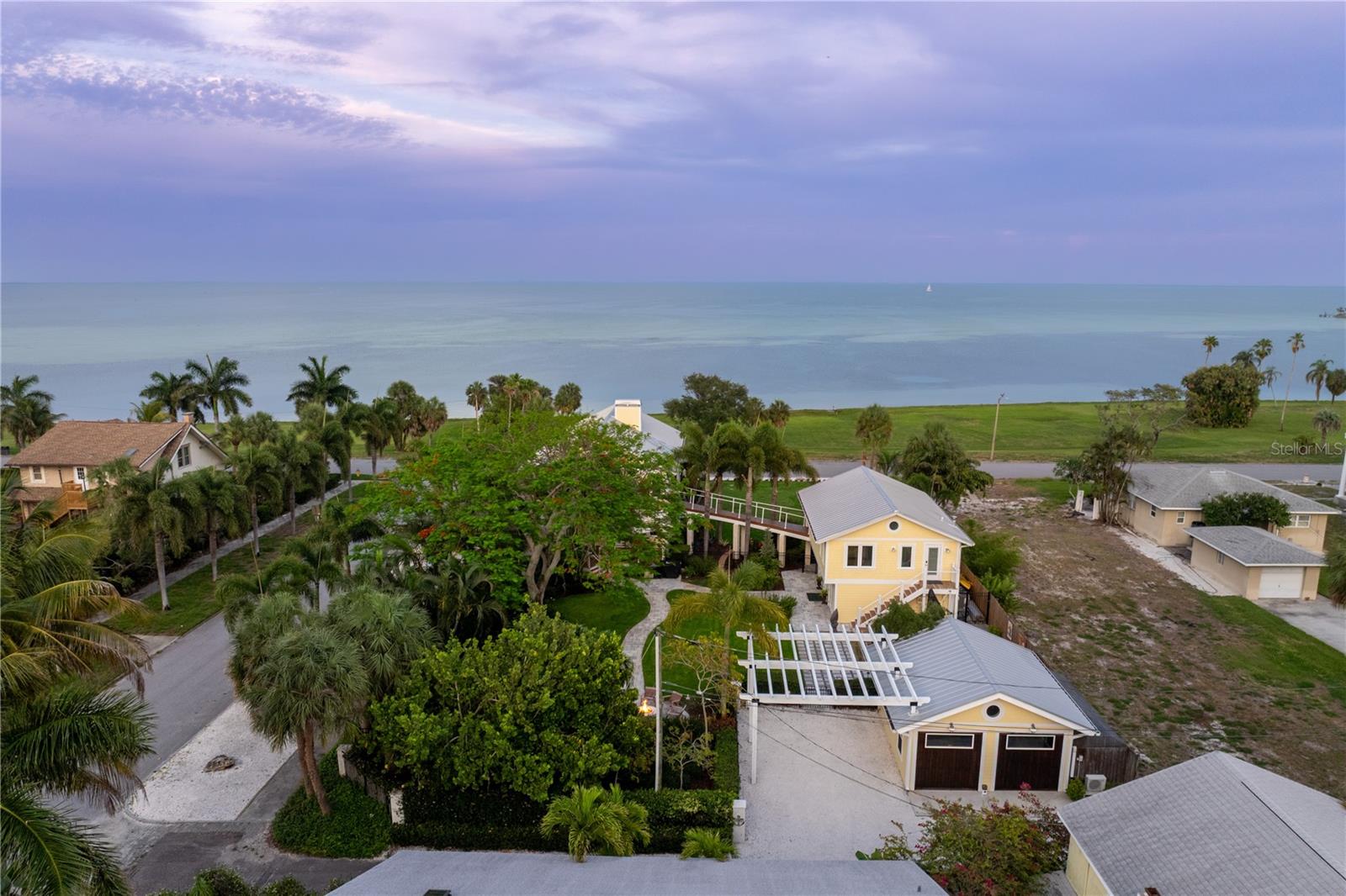 1803 BEACH DR SE, ST PETERSBURG, FL, 33705