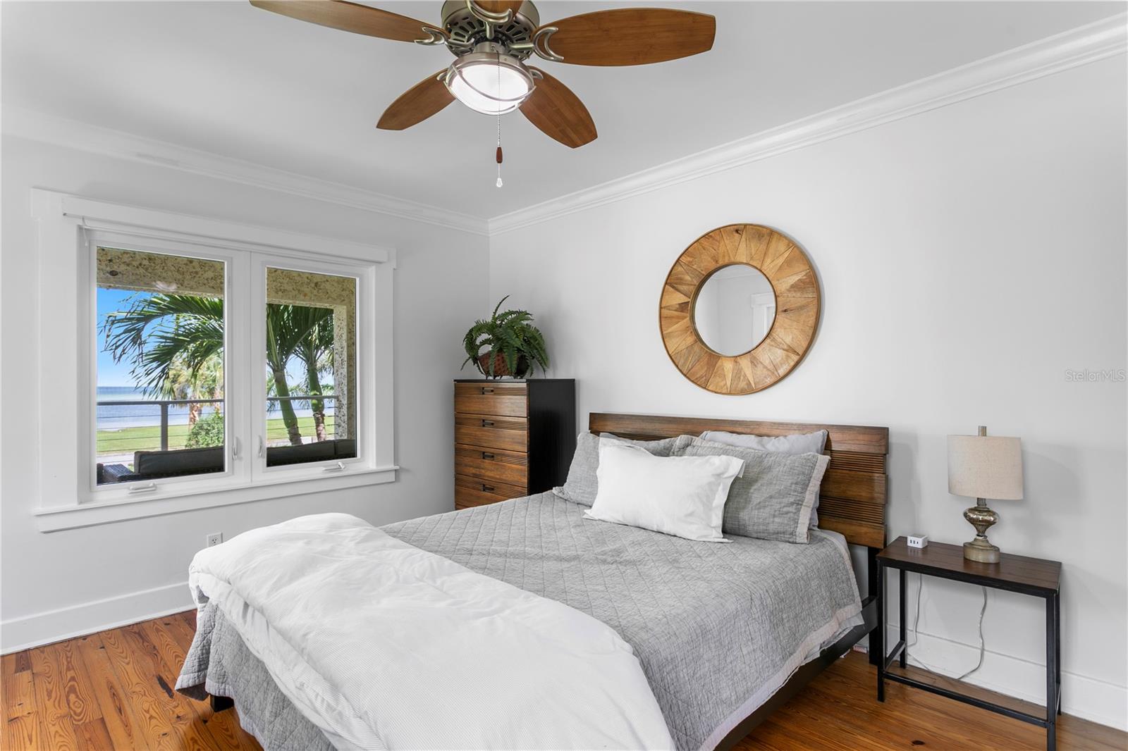 1803 BEACH DR SE, ST PETERSBURG, FL, 33705