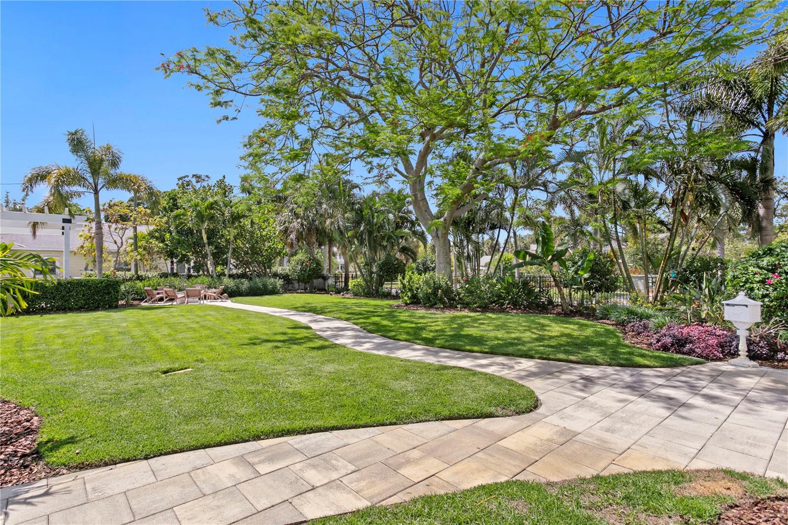 1803 BEACH DR SE, ST PETERSBURG, FL, 33705