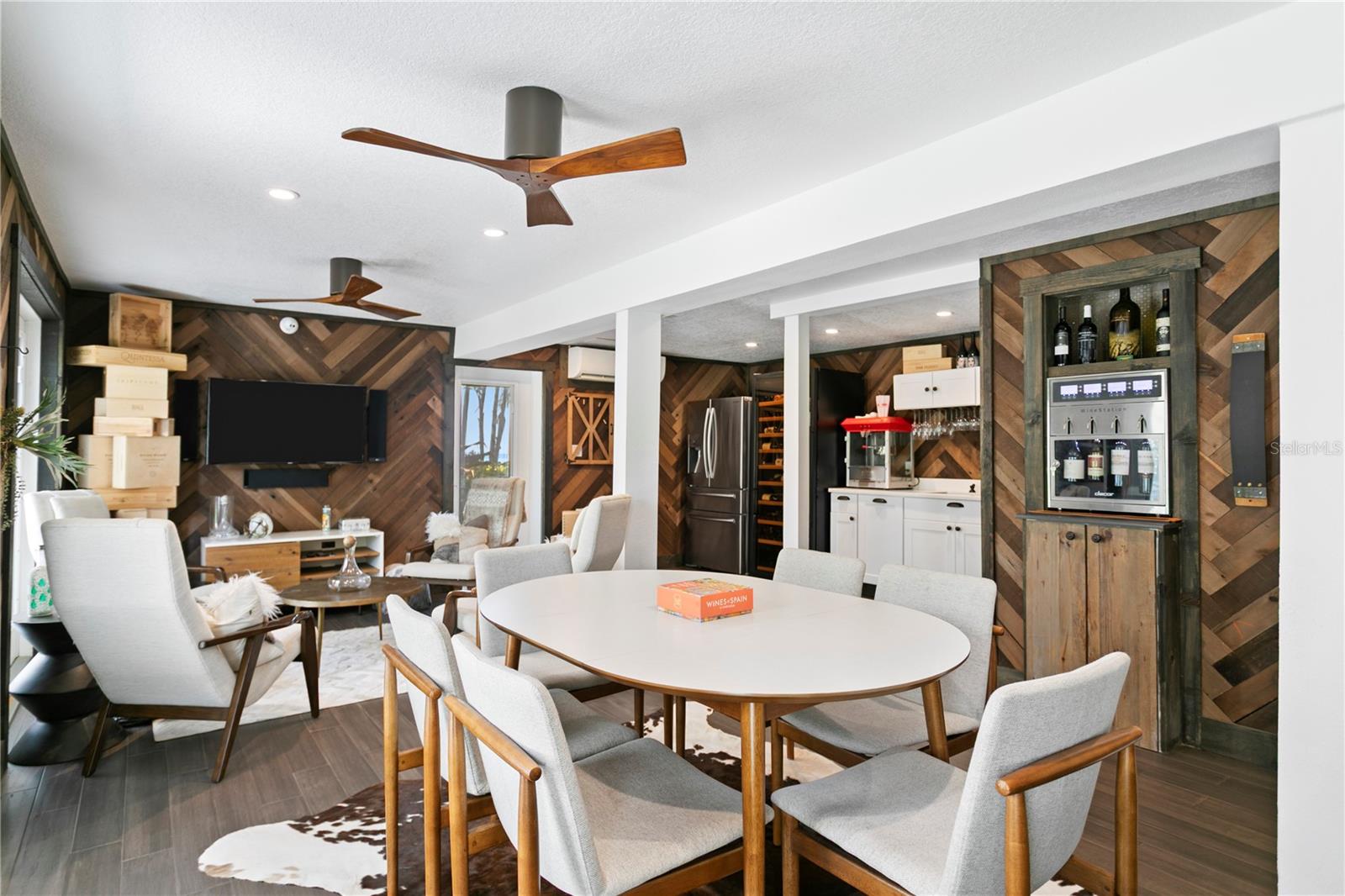 1803 BEACH DR SE, ST PETERSBURG, FL, 33705