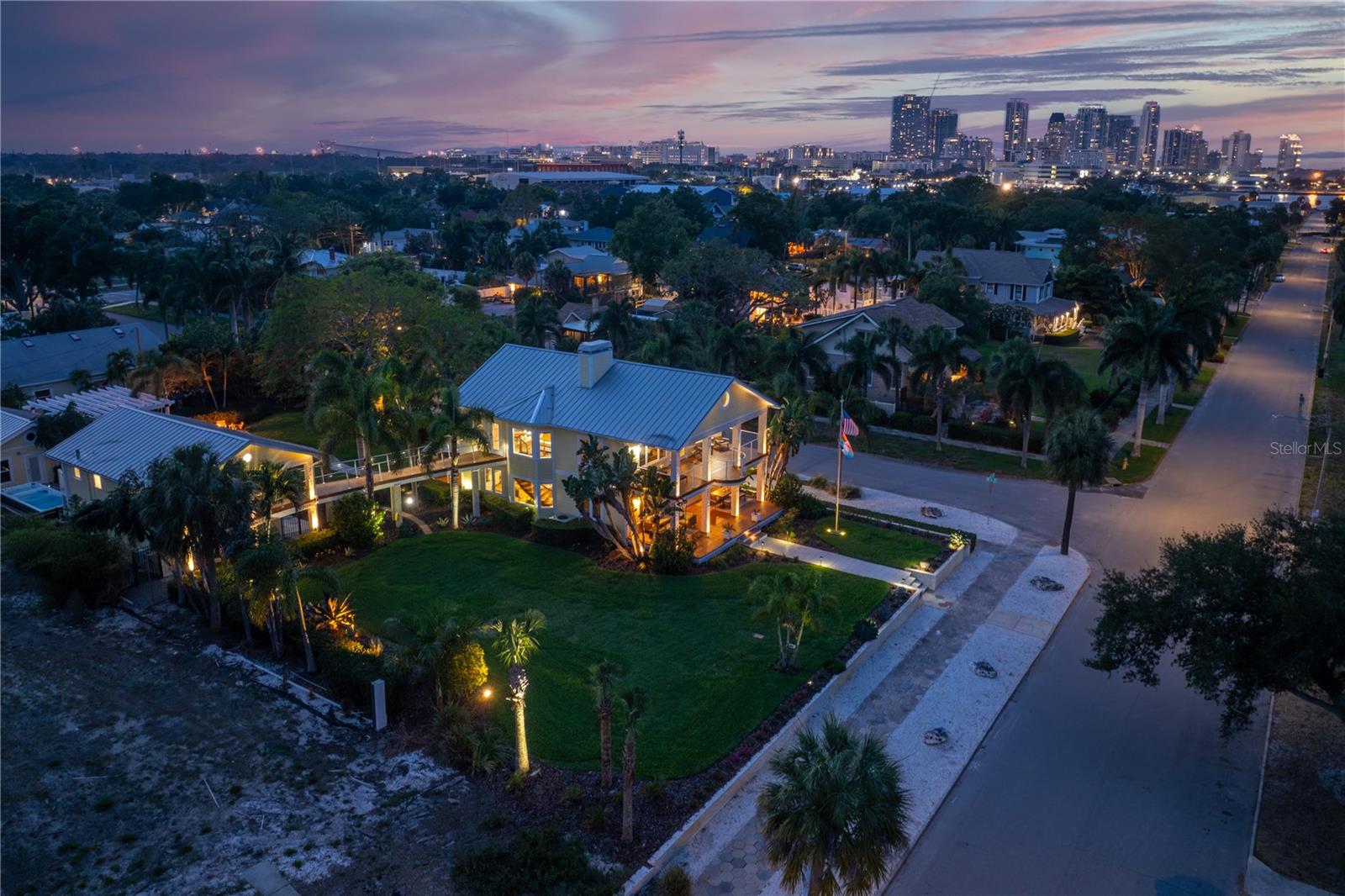 1803 BEACH DR SE, ST PETERSBURG, FL, 33705