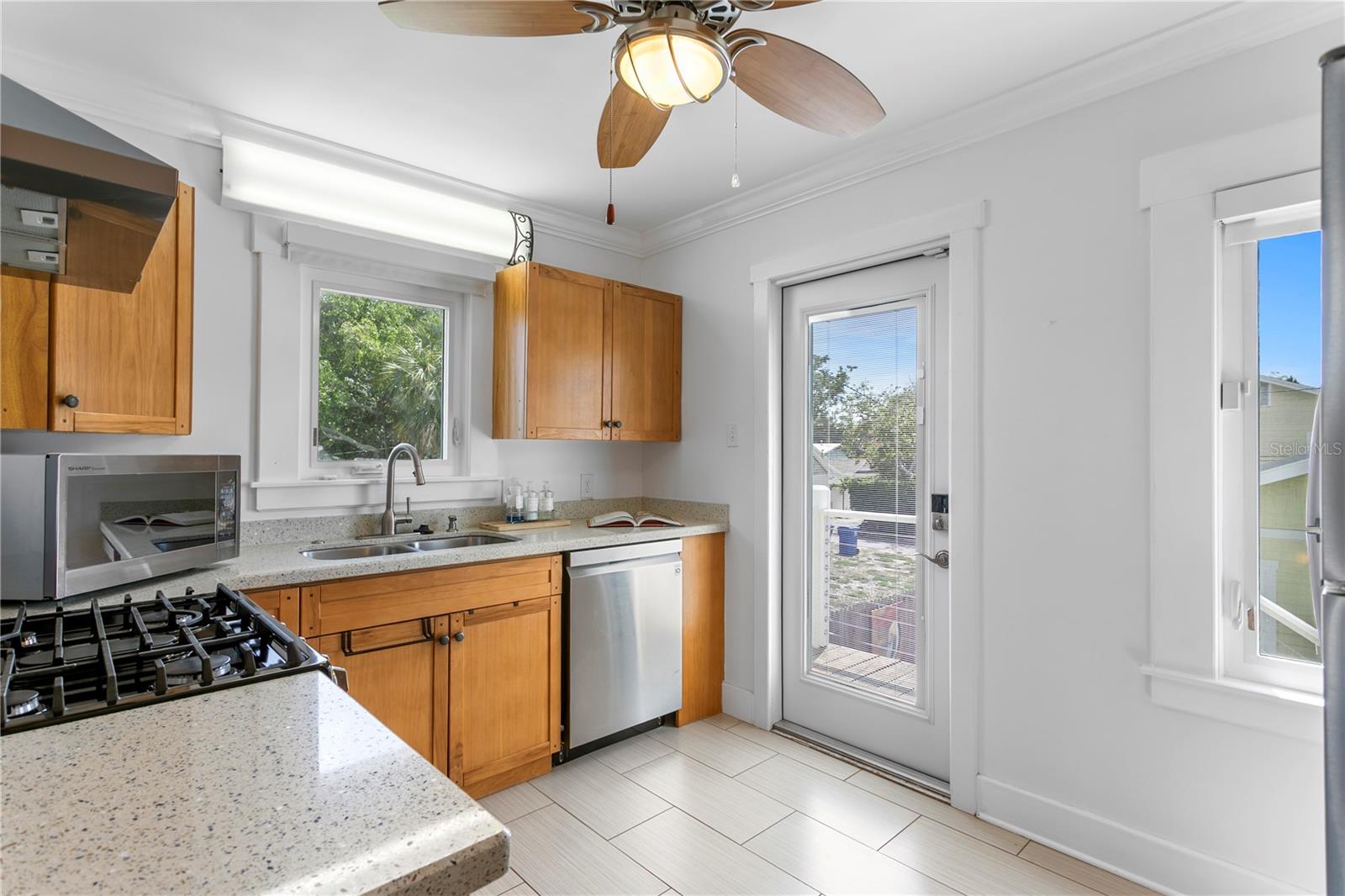 1803 BEACH DR SE, ST PETERSBURG, FL, 33705