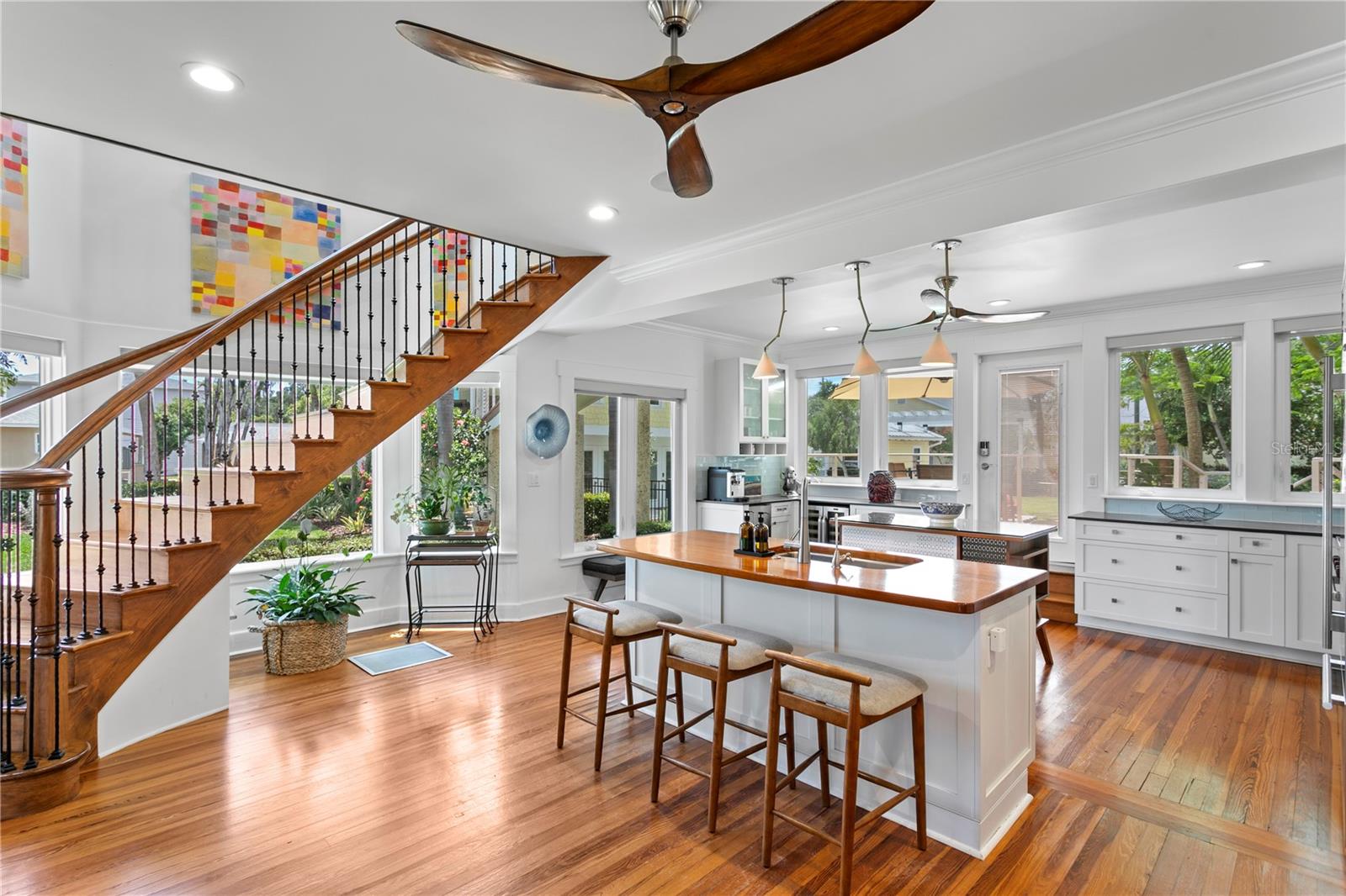 1803 BEACH DR SE, ST PETERSBURG, FL, 33705