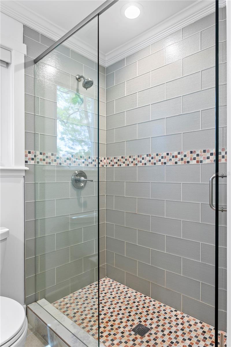 1803 BEACH DR SE, ST PETERSBURG, FL, 33705