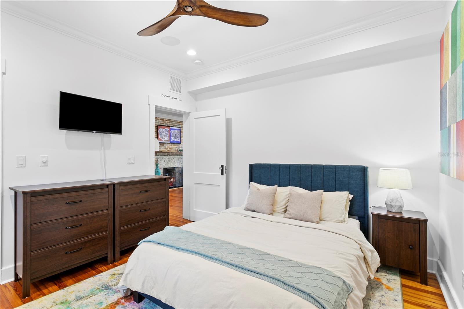 1803 BEACH DR SE, ST PETERSBURG, FL, 33705