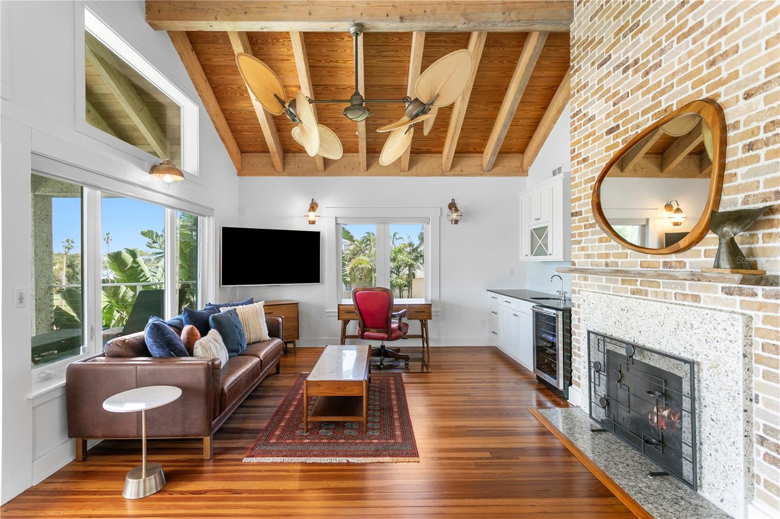 1803 BEACH DR SE, ST PETERSBURG, FL, 33705