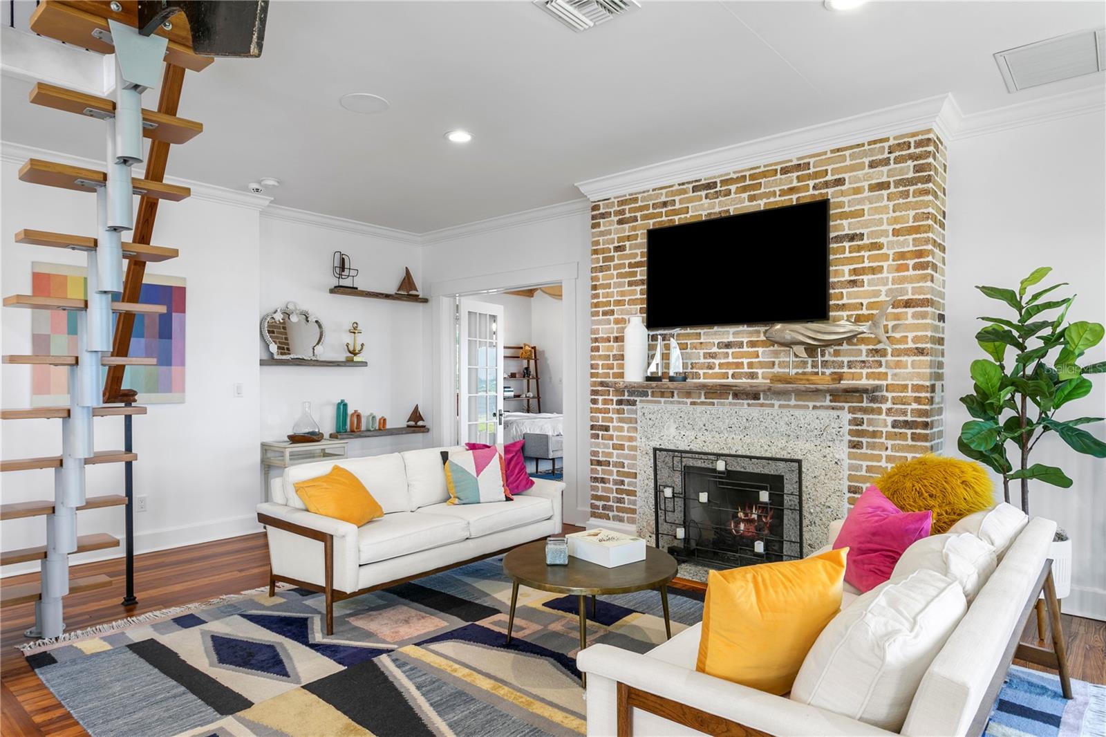 1803 BEACH DR SE, ST PETERSBURG, FL, 33705