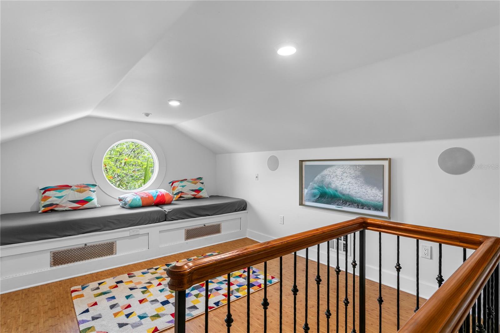 1803 BEACH DR SE, ST PETERSBURG, FL, 33705