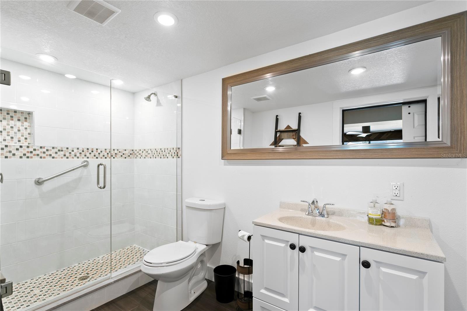 1803 BEACH DR SE, ST PETERSBURG, FL, 33705