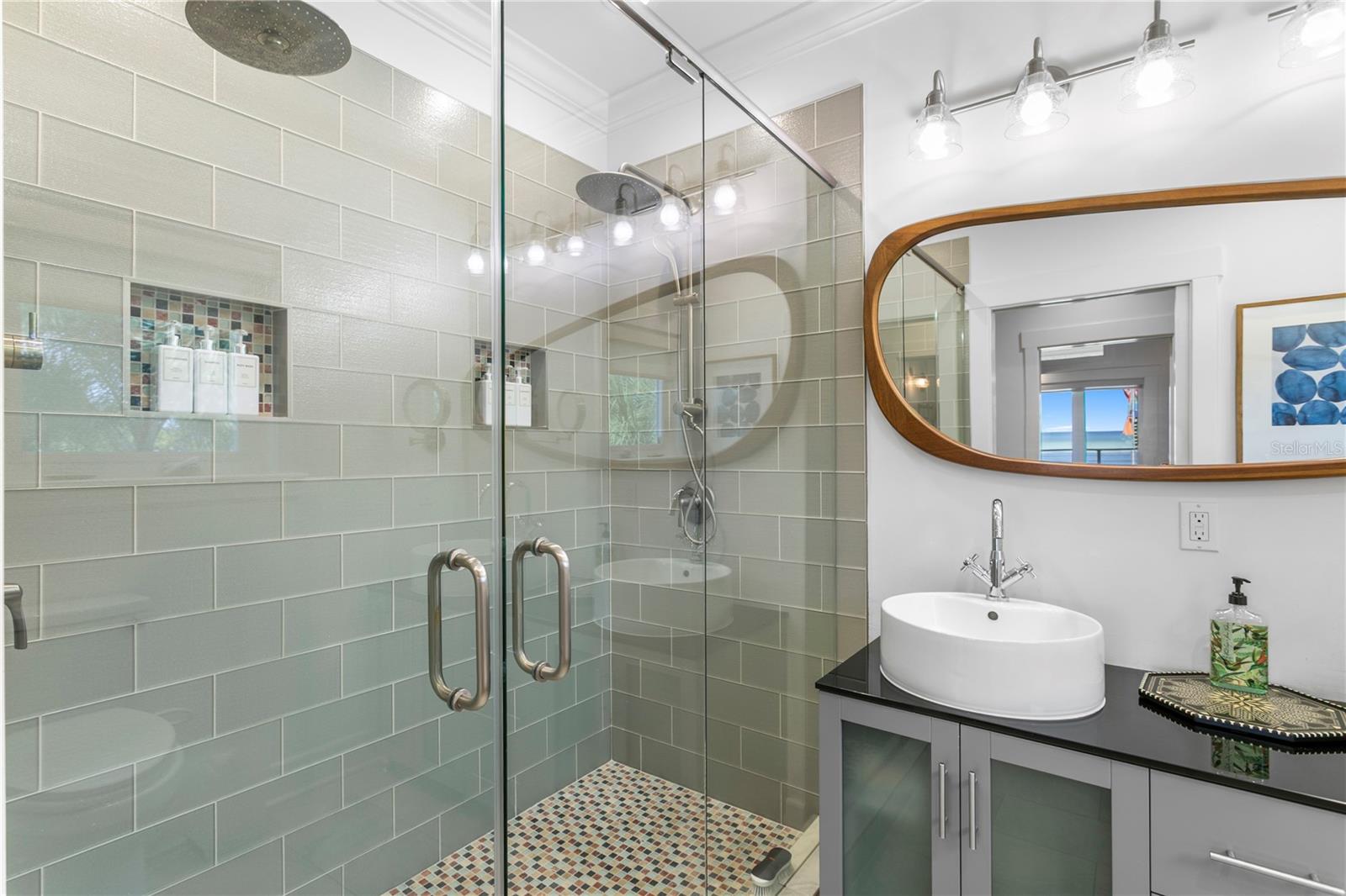 1803 BEACH DR SE, ST PETERSBURG, FL, 33705