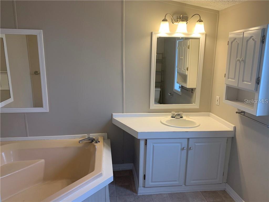 8731 LITHIA PINECREST RD, LITHIA, FL, 33547