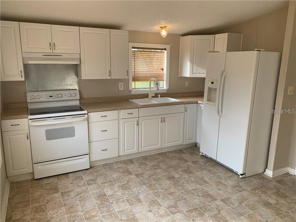 8731 LITHIA PINECREST RD, LITHIA, FL, 33547