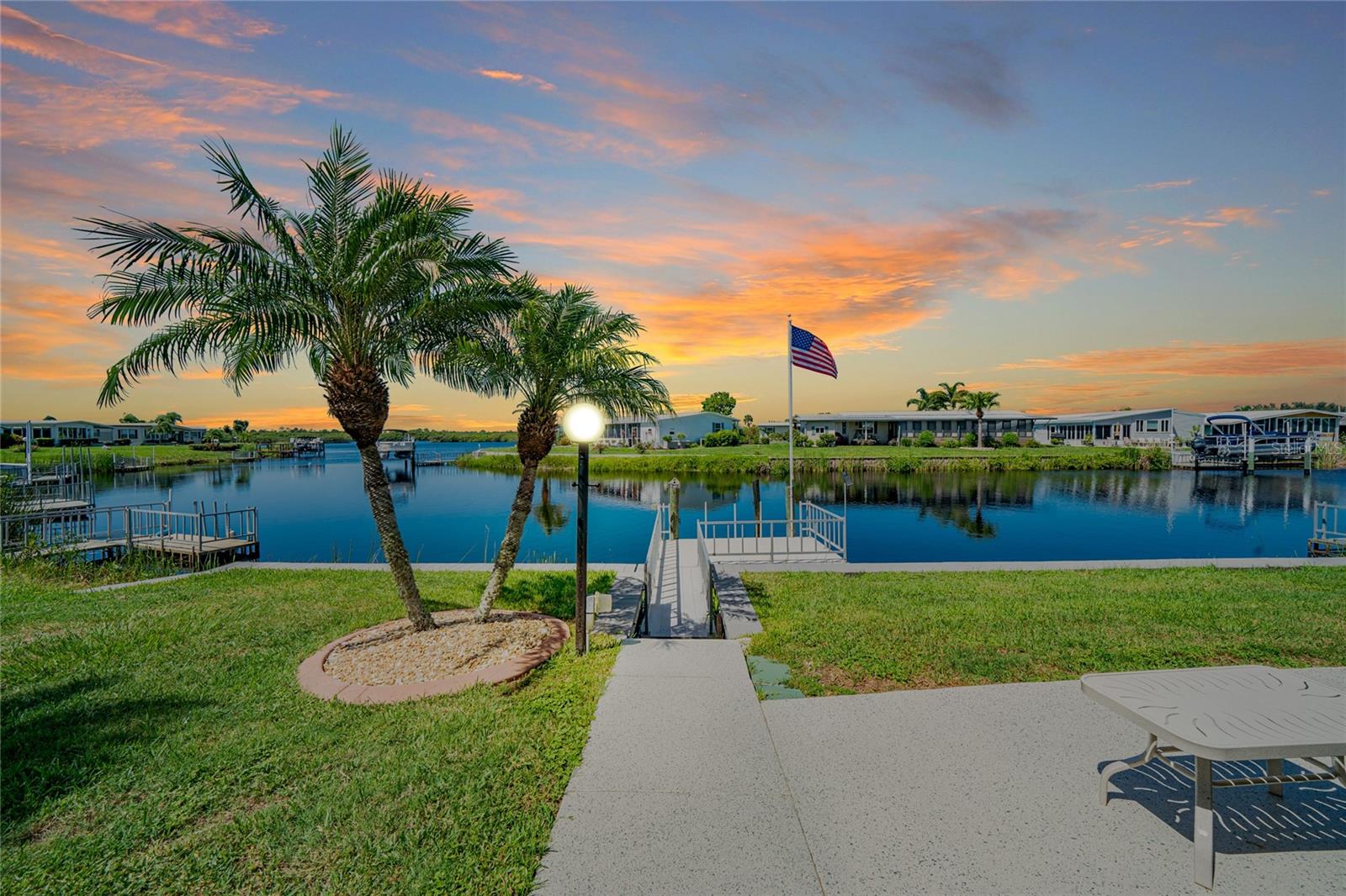 130 ISLAND POINT RD, NORTH PORT, FL, 34287