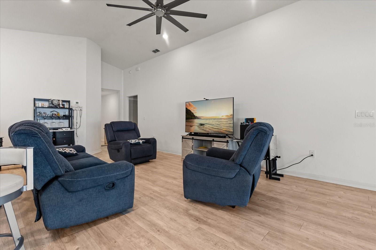 1385 MEZZAVALLE WAY, AUBURNDALE, FL, 33823