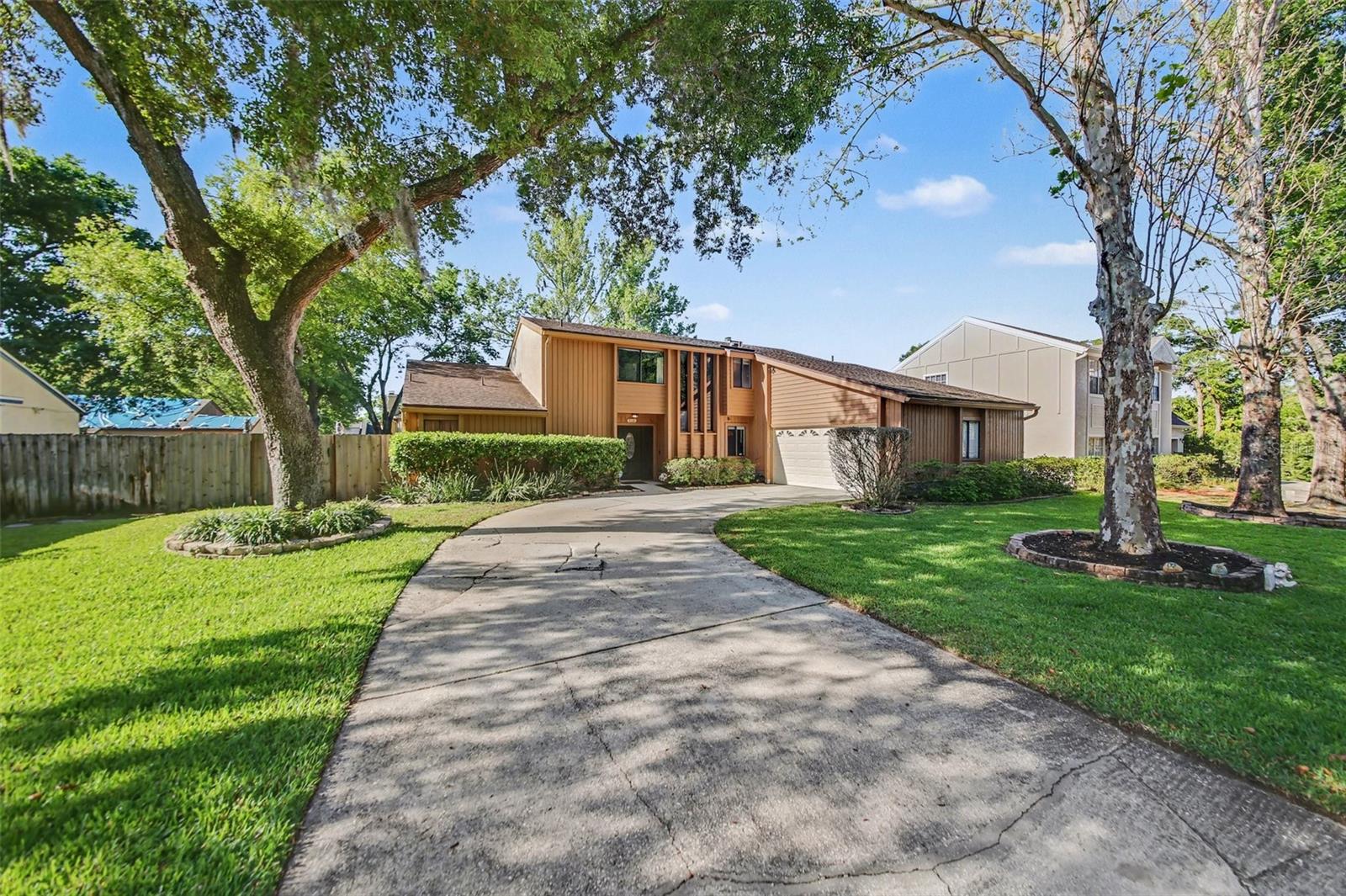 916 E CLEVELAND ST, APOPKA, FL, 32703