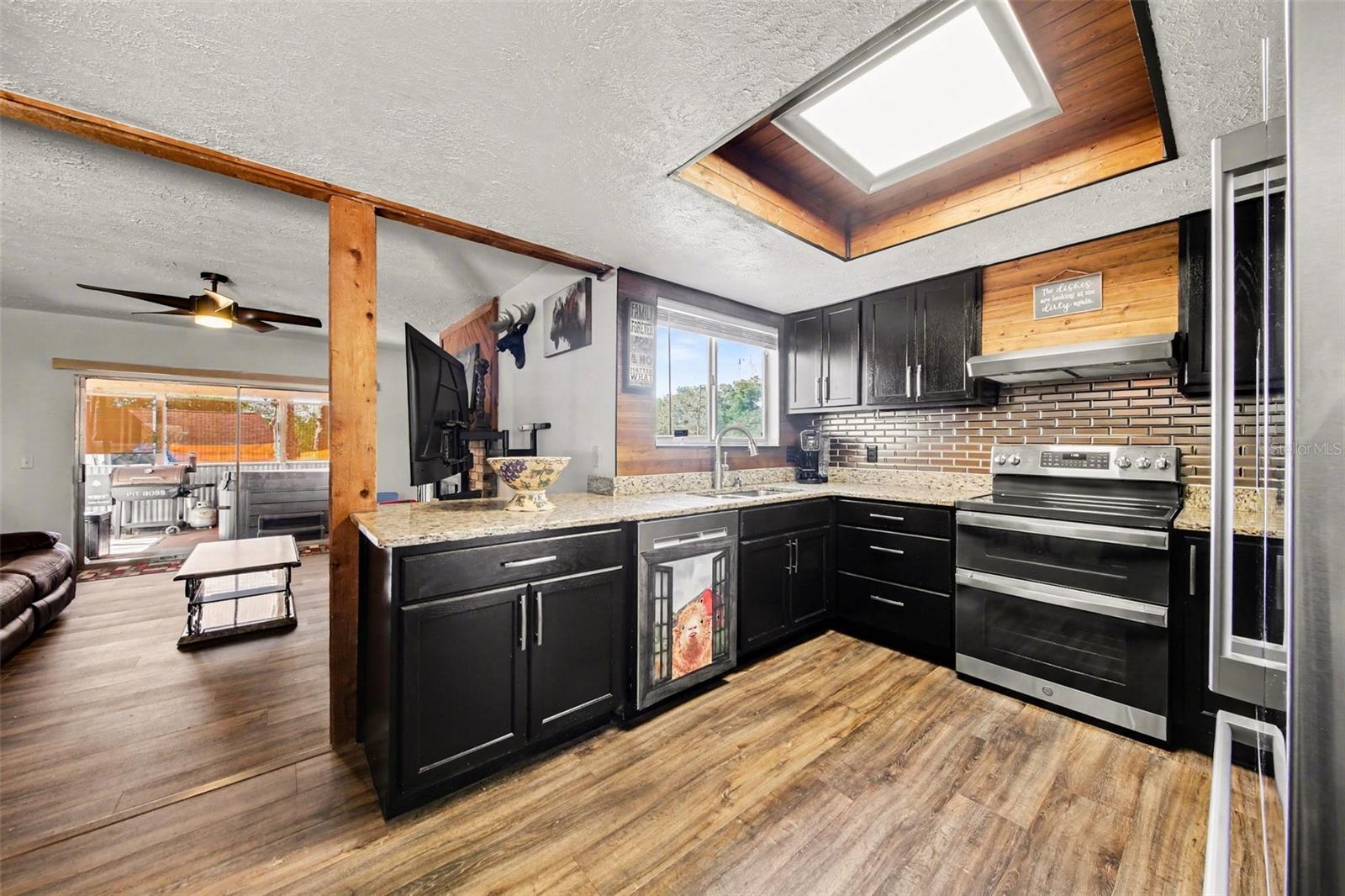 916 E CLEVELAND ST, APOPKA, FL, 32703