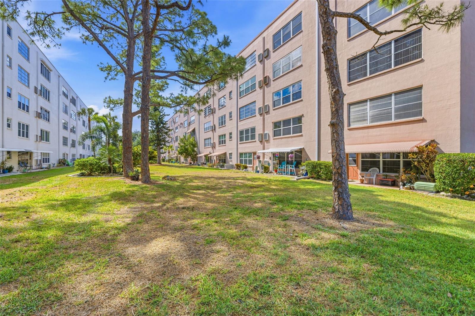 Green space and landscaped grounds Five Towns