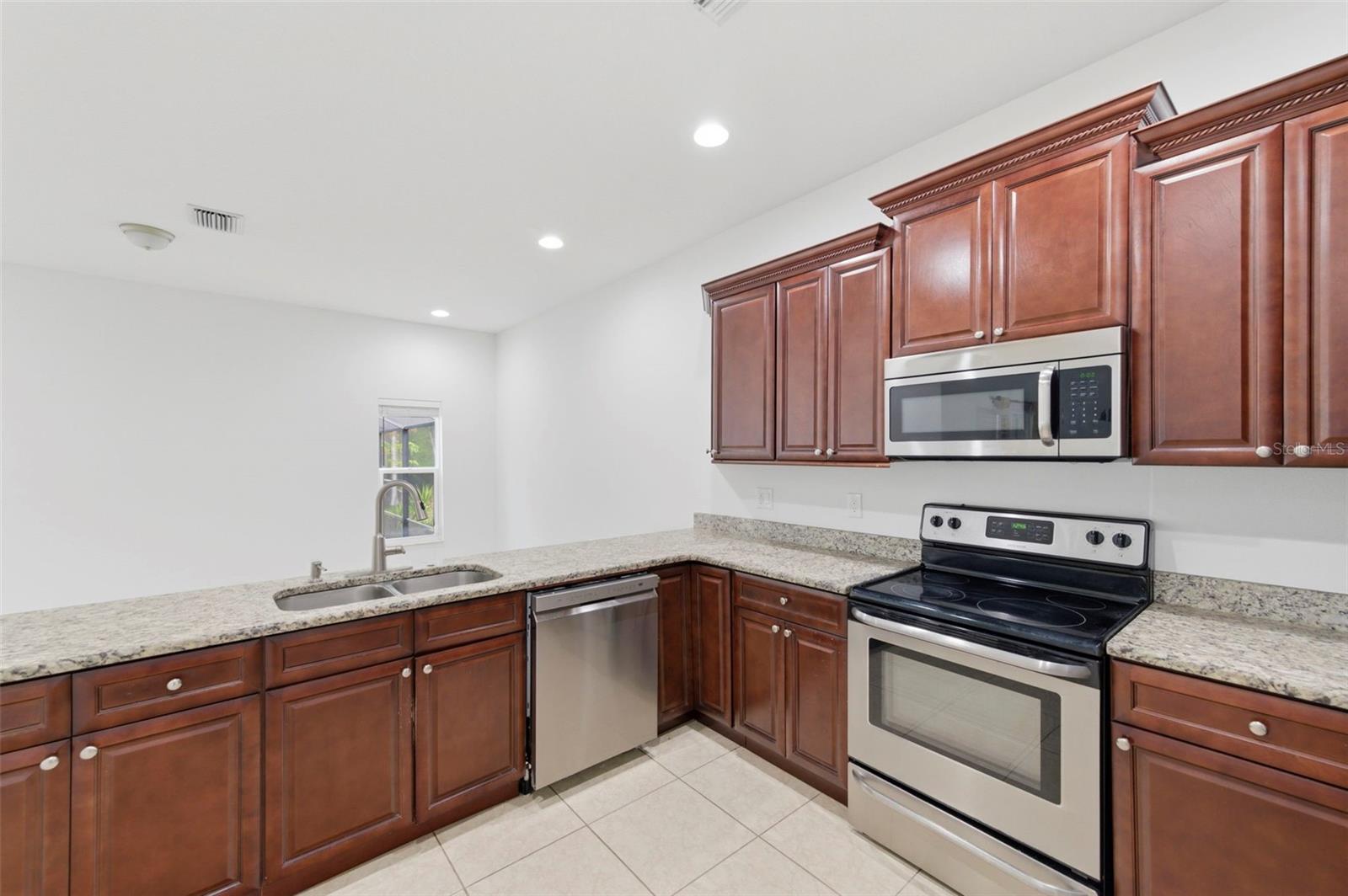 4118 WOODACRE LN, TAMPA, FL, 33624