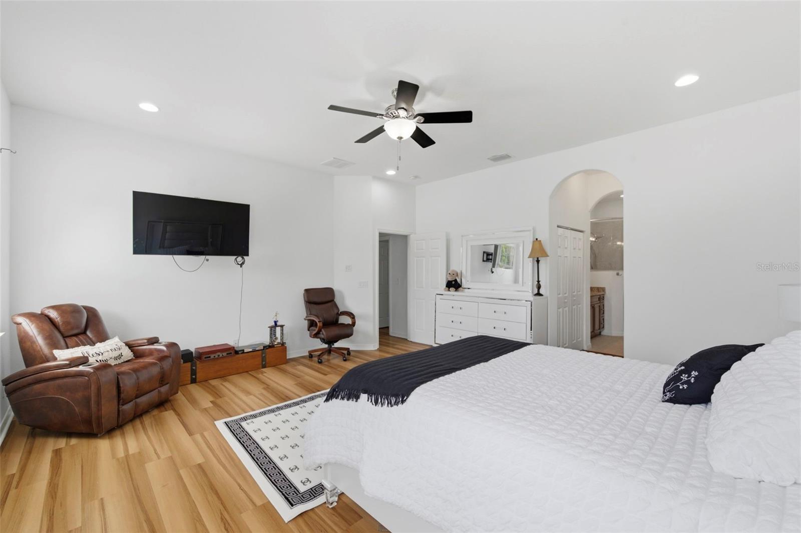 4118 WOODACRE LN, TAMPA, FL, 33624