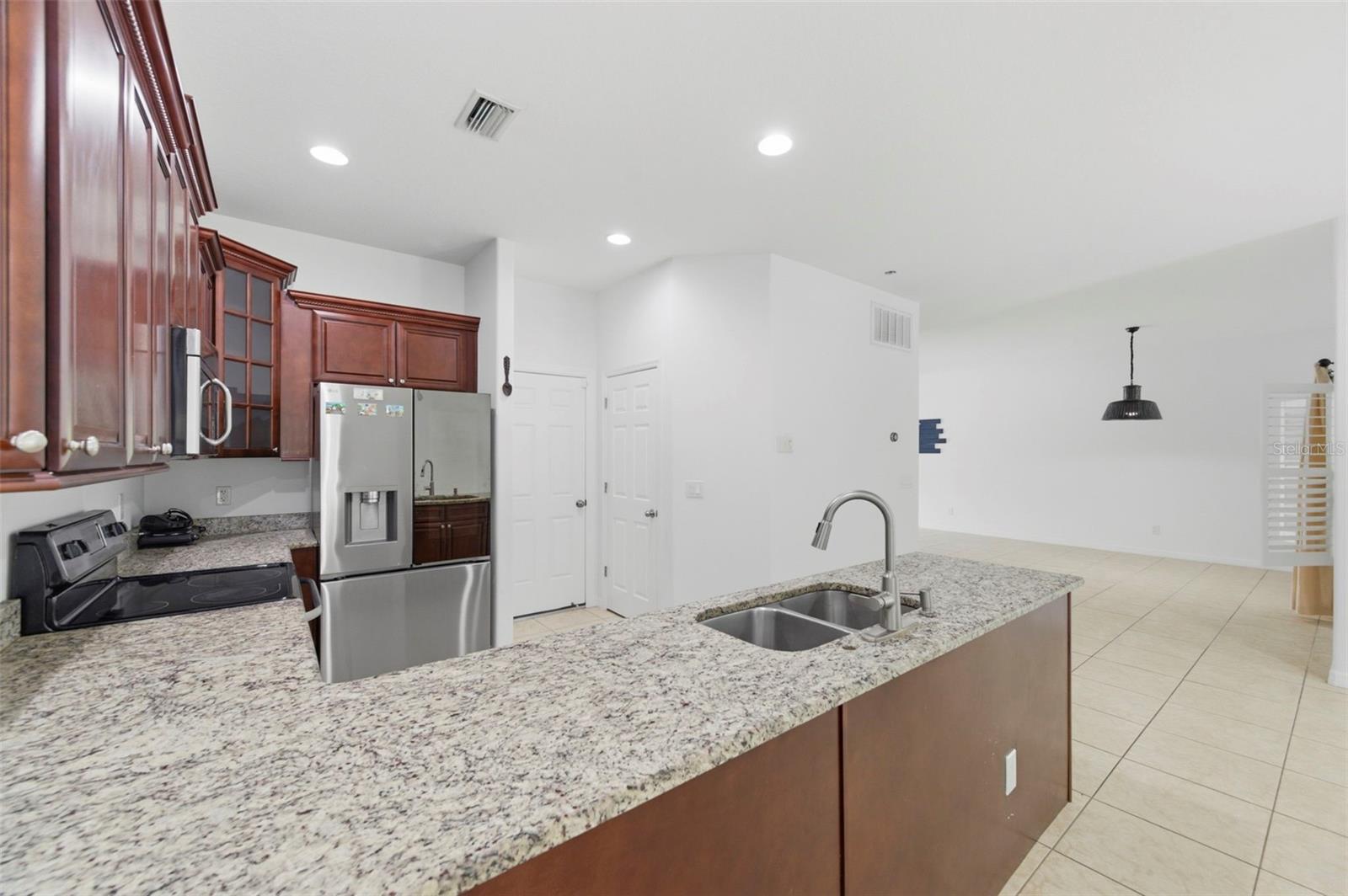 4118 WOODACRE LN, TAMPA, FL, 33624