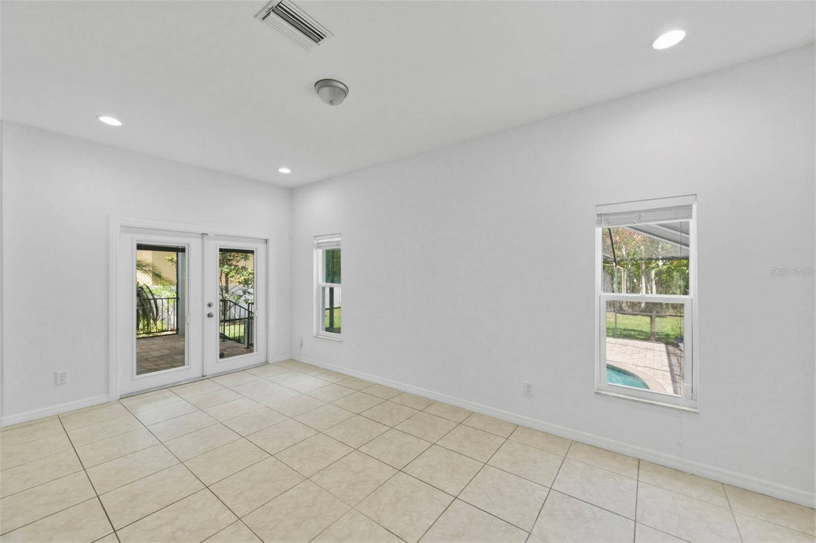4118 WOODACRE LN, TAMPA, FL, 33624