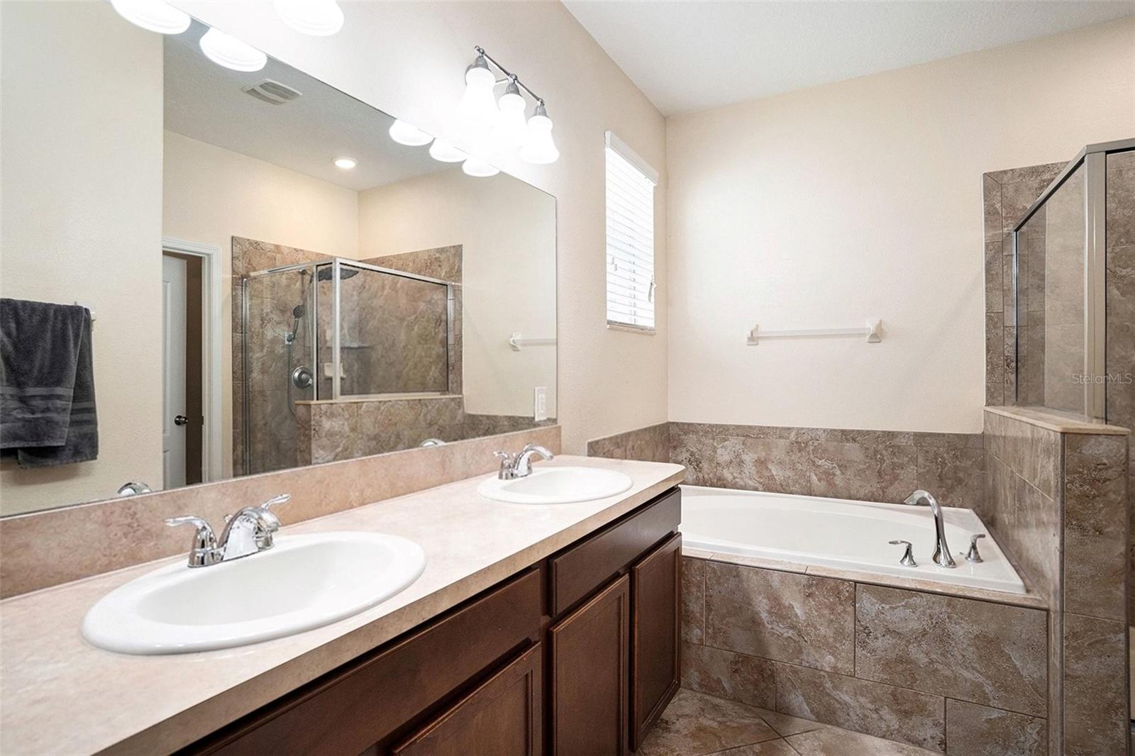 914 PEREGRINE HILL PL, RUSKIN, FL, 33570