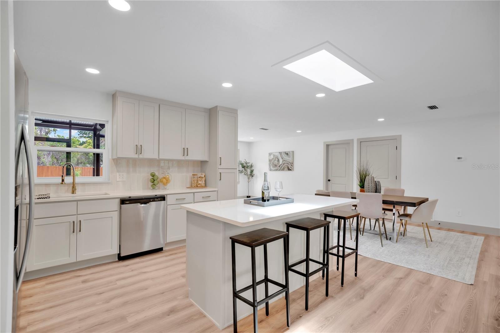 1675 N CLARA AVE, DELAND, FL, 32720