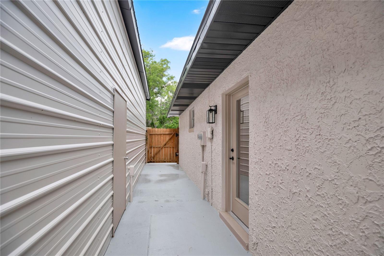 1675 N CLARA AVE, DELAND, FL, 32720