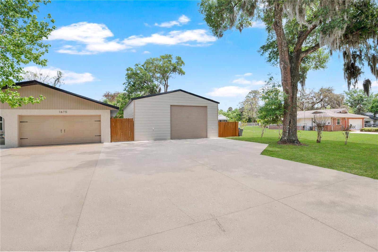 1675 N CLARA AVE, DELAND, FL, 32720