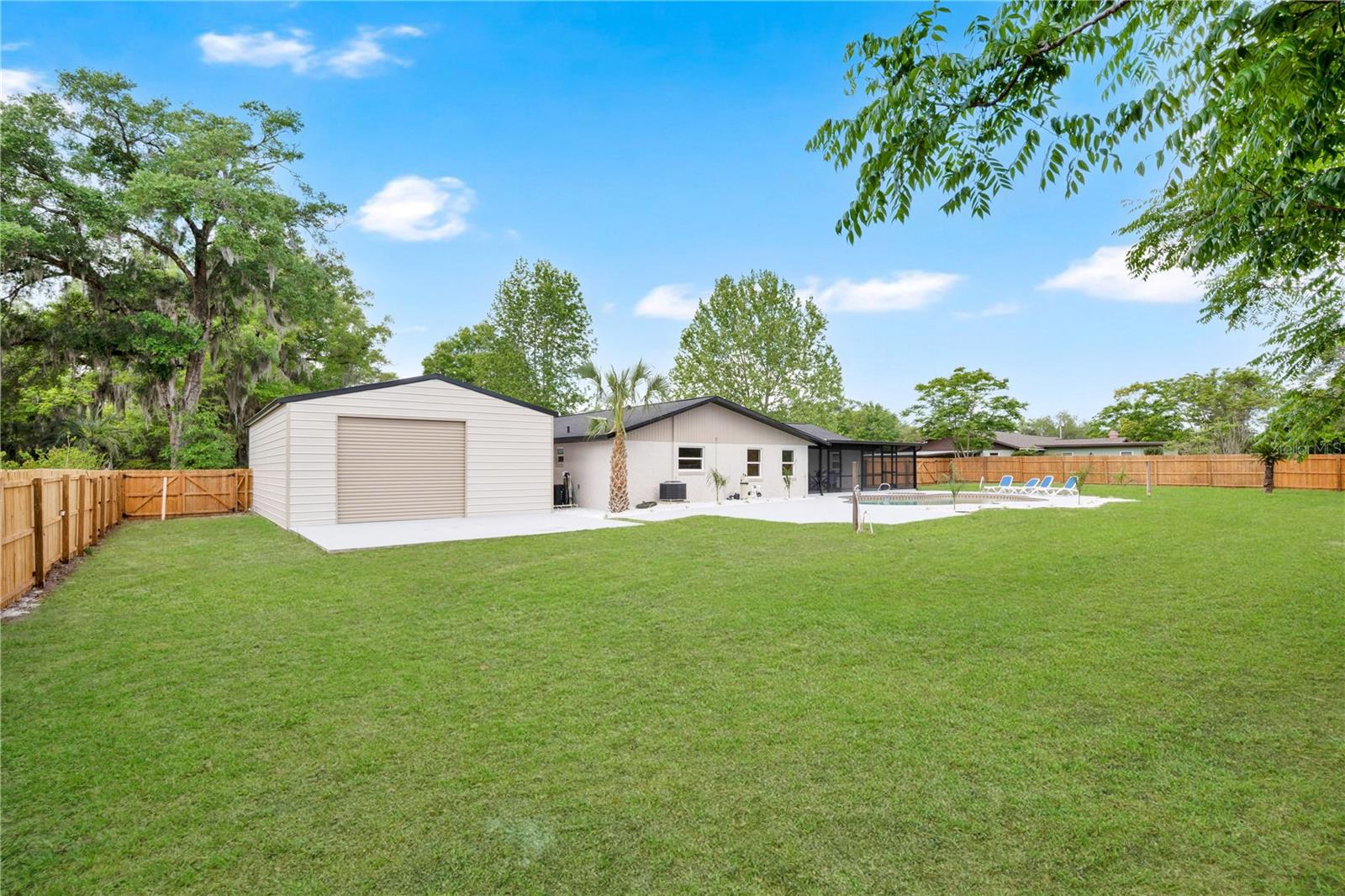 1675 N CLARA AVE, DELAND, FL, 32720