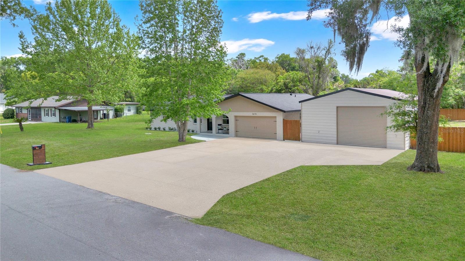 1675 N CLARA AVE, DELAND, FL, 32720
