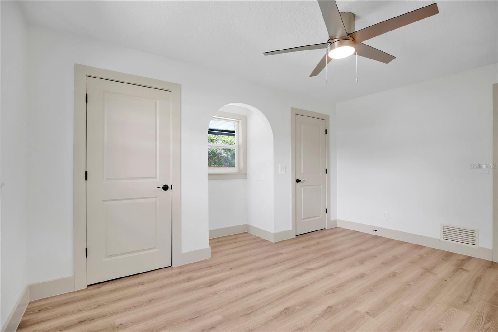 1675 N CLARA AVE, DELAND, FL, 32720