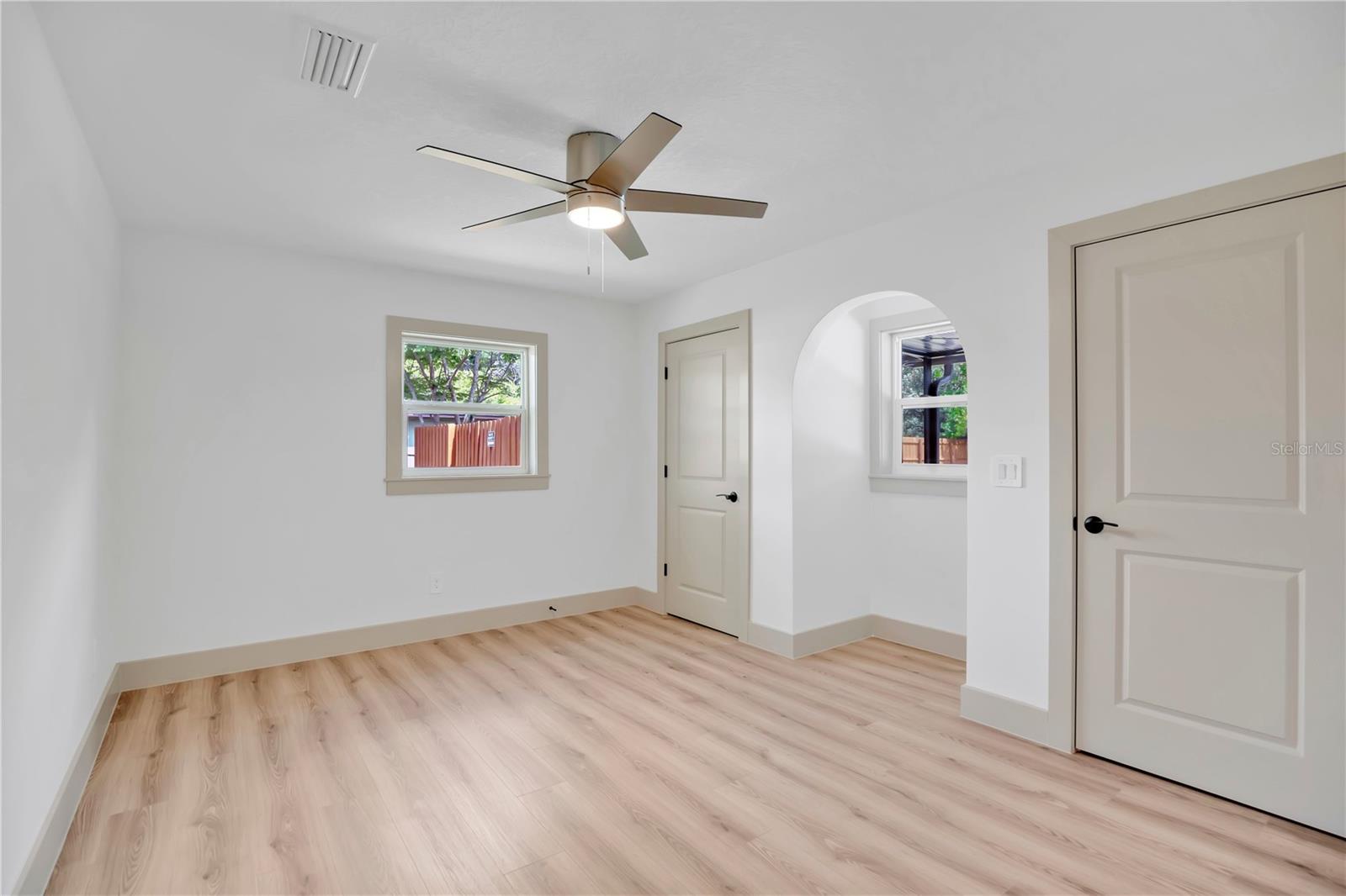 1675 N CLARA AVE, DELAND, FL, 32720