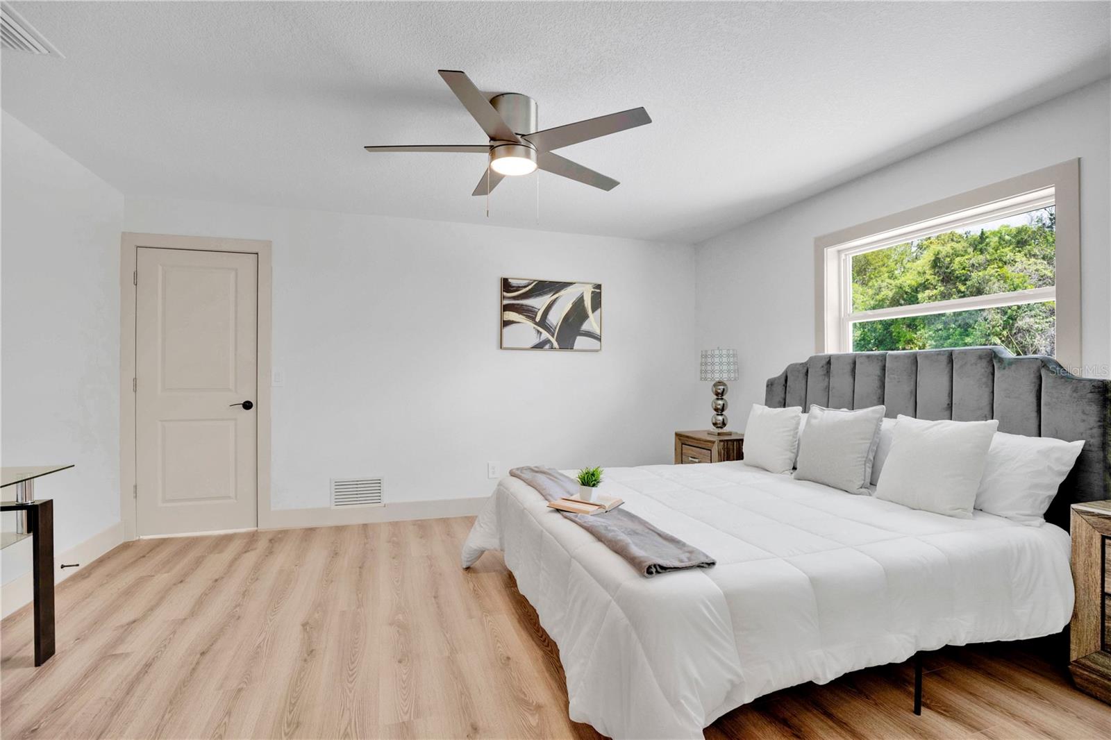 1675 N CLARA AVE, DELAND, FL, 32720