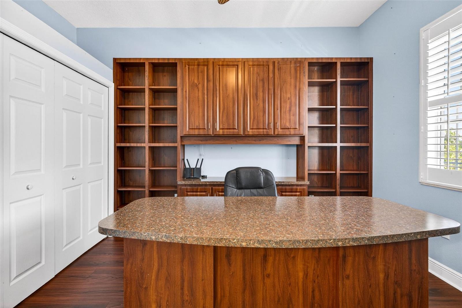 821 BLUE HERON BLVD, RUSKIN, FL, 33570