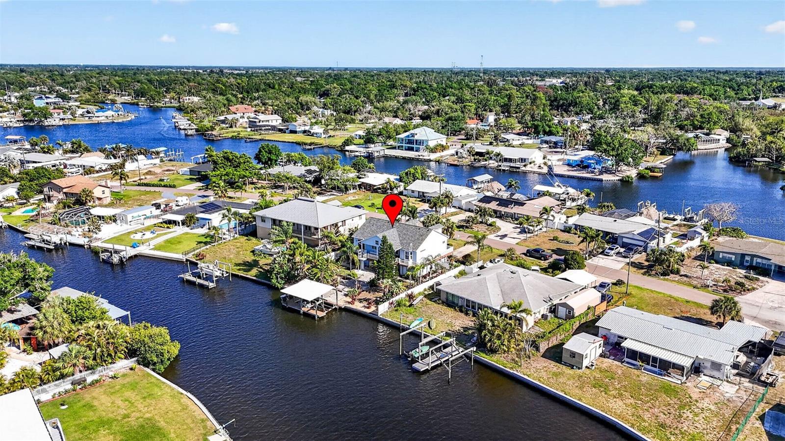 821 BLUE HERON BLVD, RUSKIN, FL, 33570