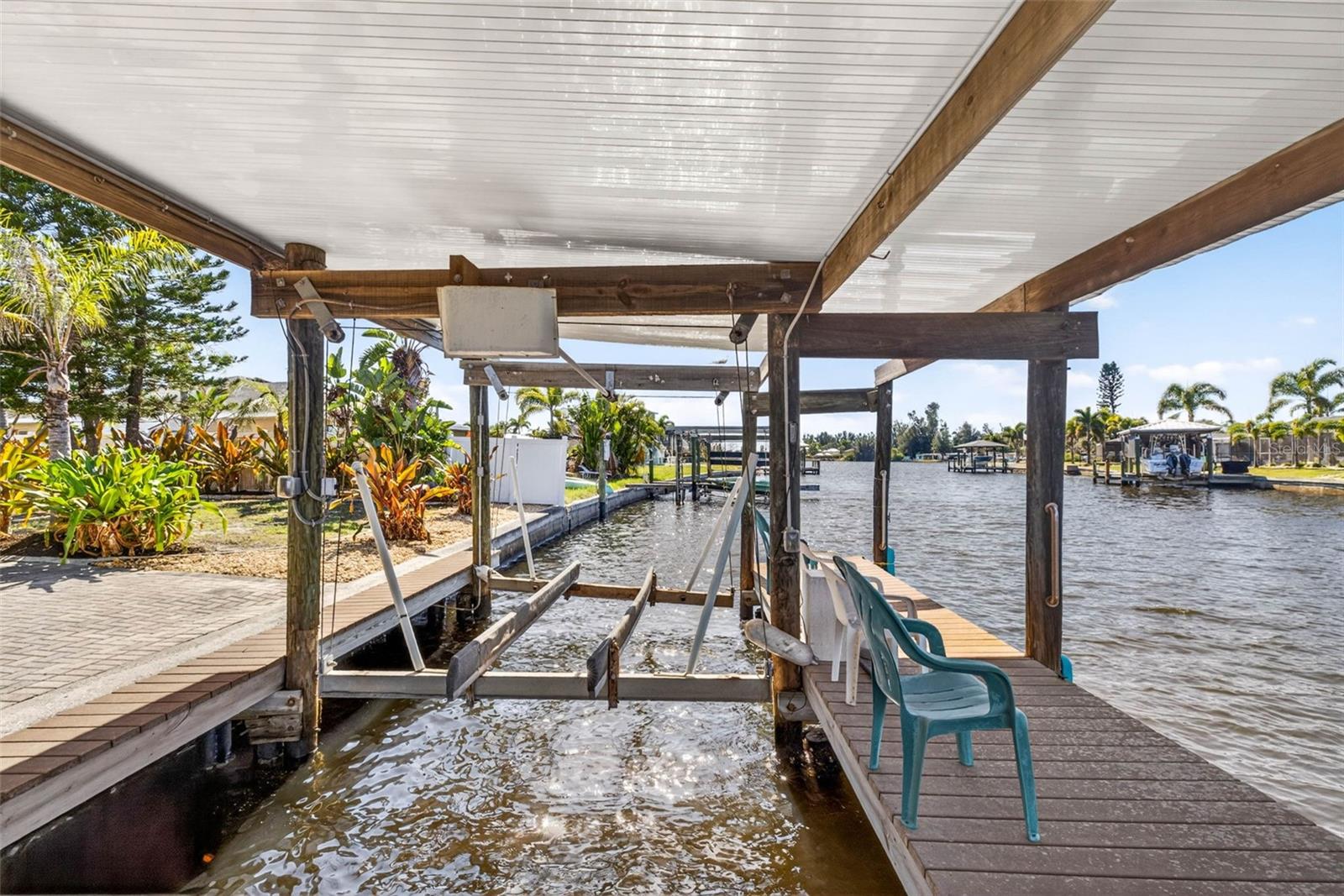 821 BLUE HERON BLVD, RUSKIN, FL, 33570