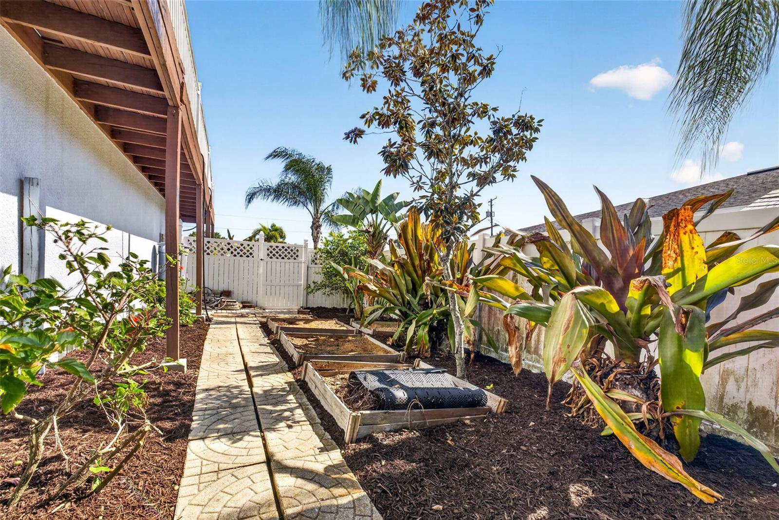 821 BLUE HERON BLVD, RUSKIN, FL, 33570