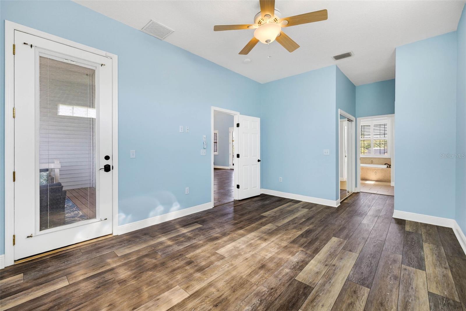 821 BLUE HERON BLVD, RUSKIN, FL, 33570