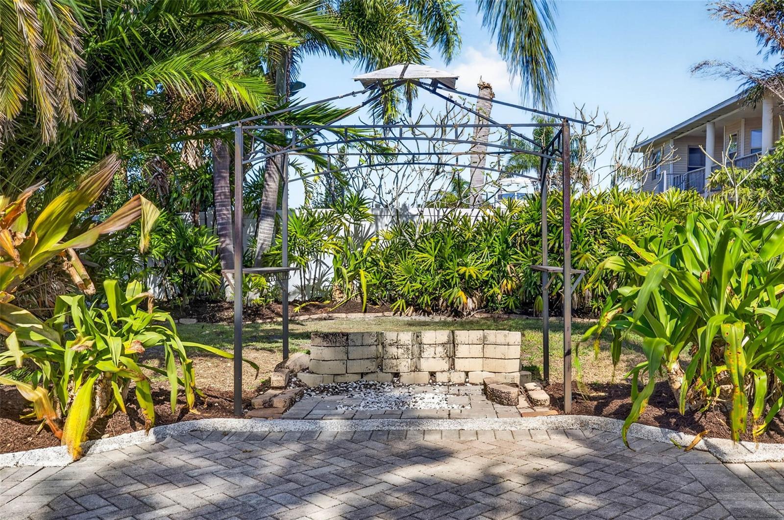 821 BLUE HERON BLVD, RUSKIN, FL, 33570