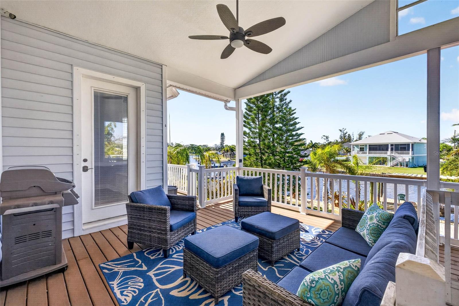 821 BLUE HERON BLVD, RUSKIN, FL, 33570