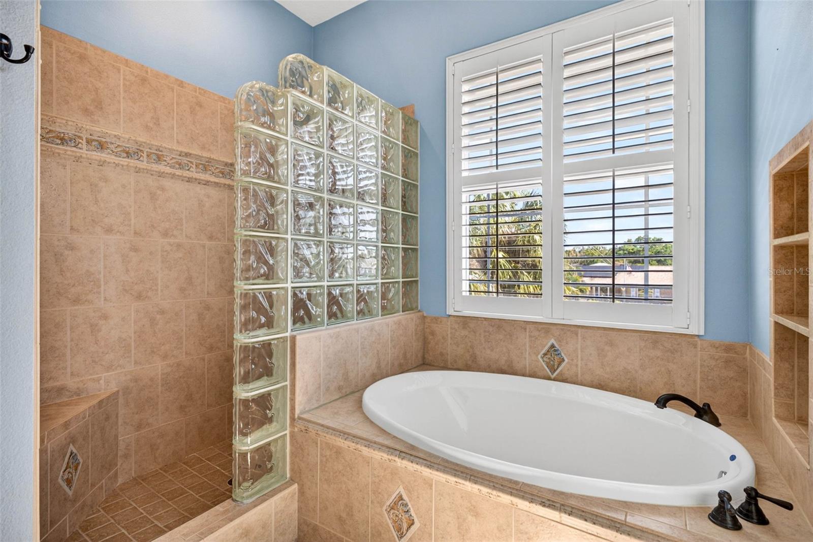 821 BLUE HERON BLVD, RUSKIN, FL, 33570