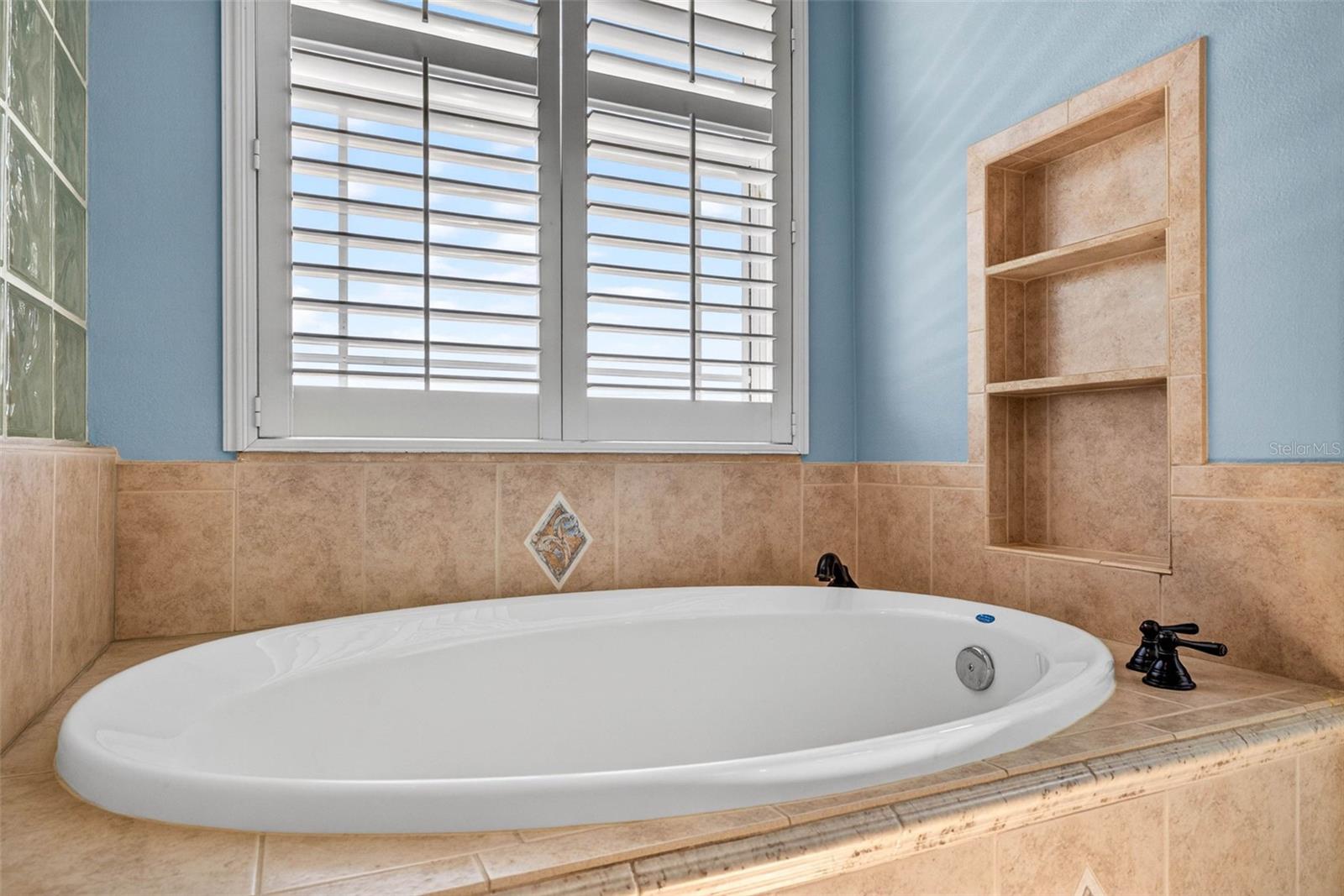 821 BLUE HERON BLVD, RUSKIN, FL, 33570