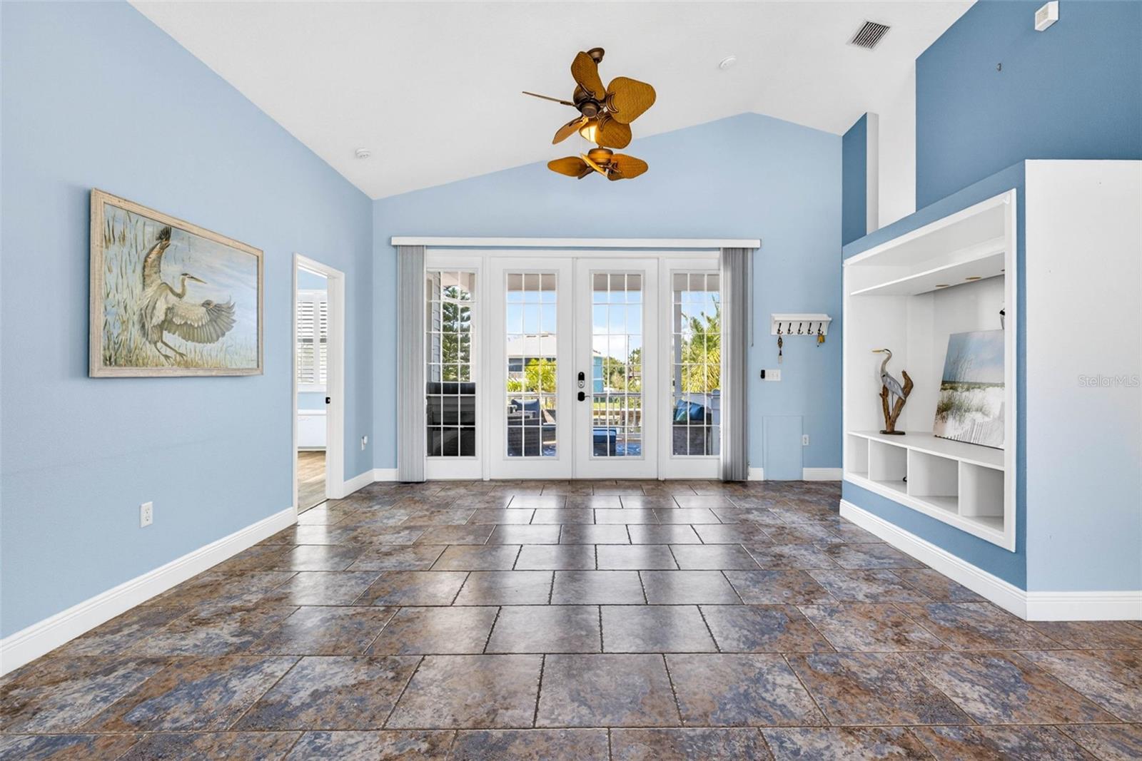 821 BLUE HERON BLVD, RUSKIN, FL, 33570